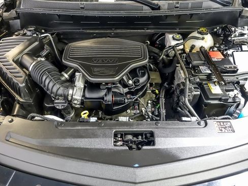 Certified 2024 Cadillac XT6 Premium Luxury w/ LPO, Floor Liner Package image 37