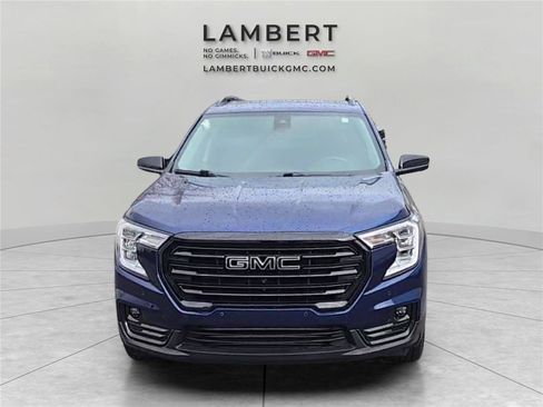 Used 2022 GMC Terrain SLT w/ Infotainment Package II AWD/4WD image 8