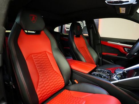 Used 2021 Lamborghini Urus AWD/4WD image 26