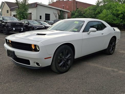 Used 2021 Dodge Challenger SXT w/ Driver Convenience Group AWD/4WD image 3