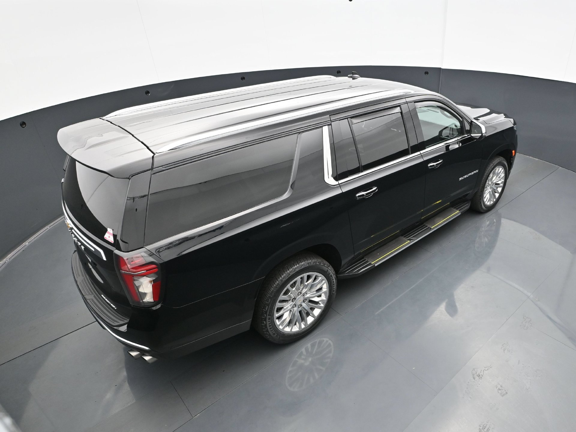 Used 2023 Chevrolet Suburban Premier AWD/4WD image 47