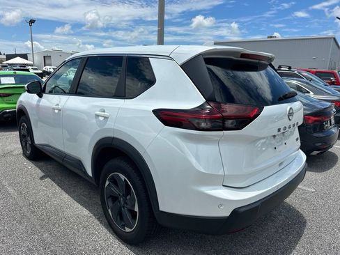 Used 2024 Nissan Rogue SV FWD image 6
