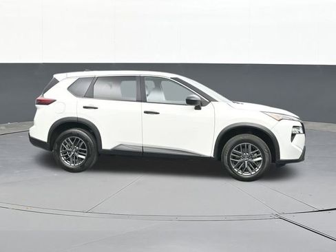 Used 2024 Nissan Rogue S image 18