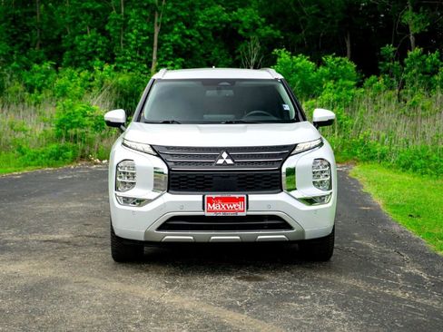 Used 2023 Mitsubishi Outlander SEL FWD image 4