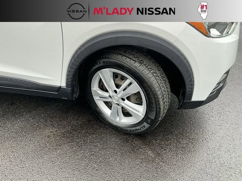 Used 2020 Nissan Kicks S image 7