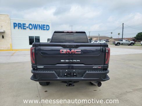 Used 2025 GMC Sierra 2500 AT4 w/ AT4 Premium Plus Package AWD/4WD image 6