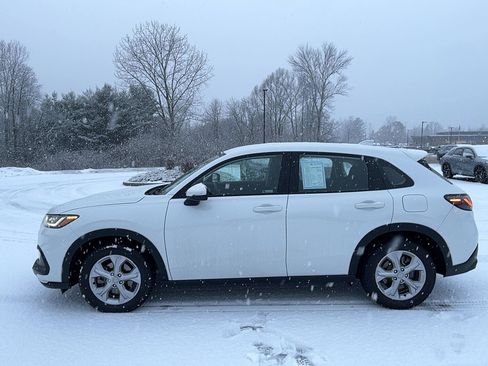 Certified 2023 Honda HR-V LX image 2