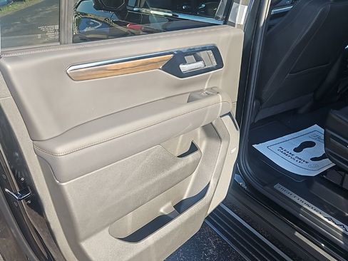 New 2026 Chevrolet Suburban High Country AWD/4WD image 18
