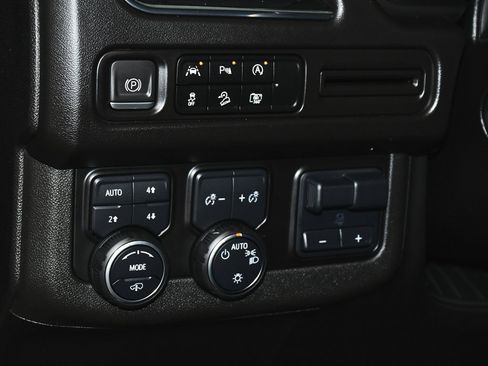 Used 2023 Chevrolet Tahoe Z71 w/ Z71 Off-Road Package image 21