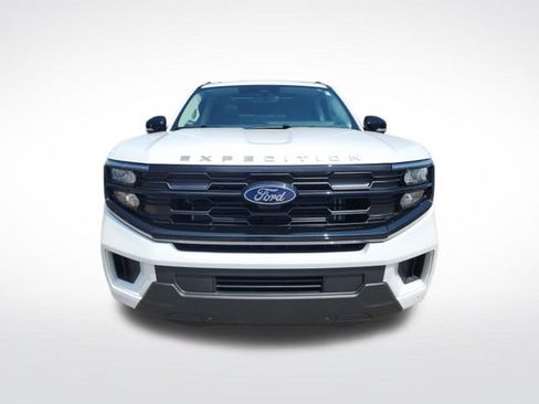 Used 2025 Ford Expedition Active AWD/4WD image 2