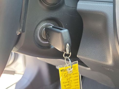 Used 2020 Toyota Camry SE FWD image 30
