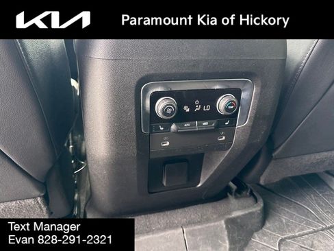 Used 2022 Chevrolet Tahoe Z71 w/ Luxury Package AWD/4WD image 19