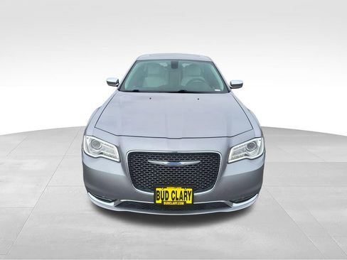 Used 2017 Chrysler 300 C AWD/4WD image 9