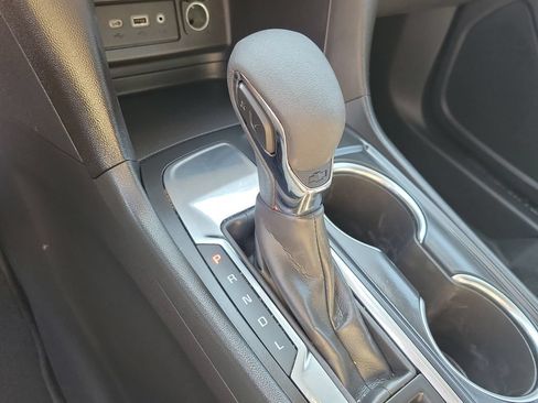 Used 2024 Chevrolet Equinox LT FWD image 33