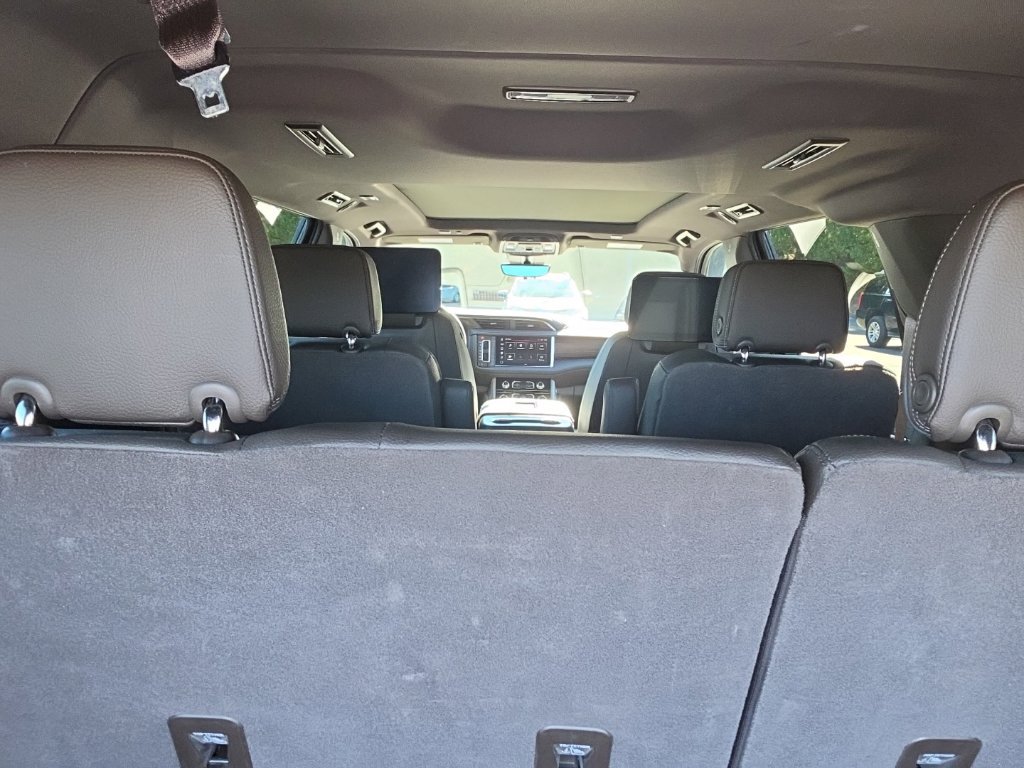 Used 2023 GMC Yukon XL Denali w/ Denali Reserve Package AWD/4WD image 16