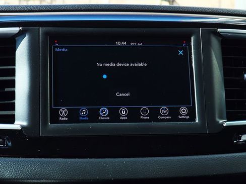 Used 2020 Chrysler Voyager L image 49