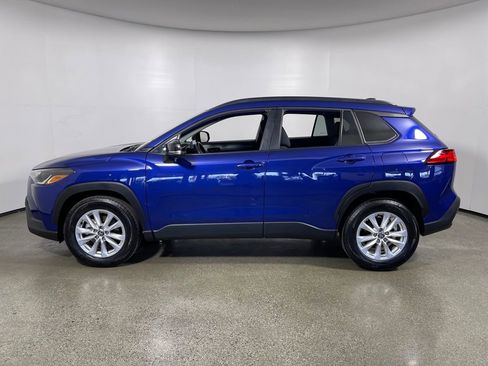 Used 2025 Toyota Corolla Cross LE image 6