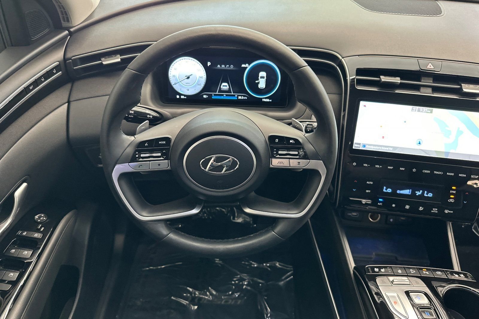 Used 2022 Hyundai Tucson Limited AWD/4WD image 16