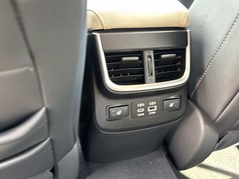 Used 2024 Subaru Outback Limited AWD/4WD image 14
