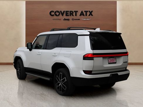 Used 2025 Lexus GX 550 w/ Cold Area Package AWD/4WD image 3