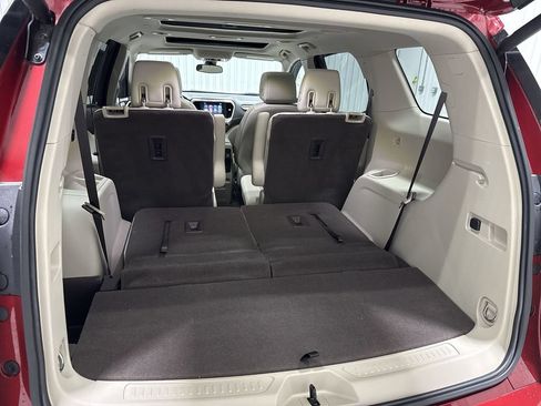 Used 2019 GMC Acadia Denali w/ Technology Package AWD/4WD image 37