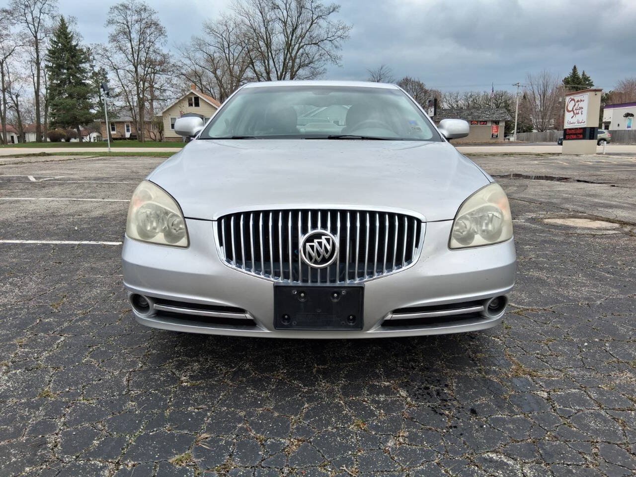 Used 2011 Buick Lucerne CXL w/ Driver Confidence Package FWD image 2