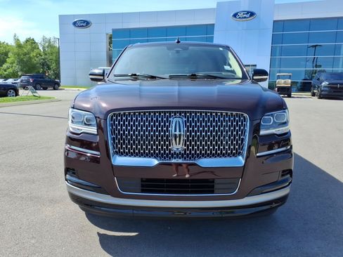 Used 2024 Lincoln Navigator L Reserve AWD/4WD image 8