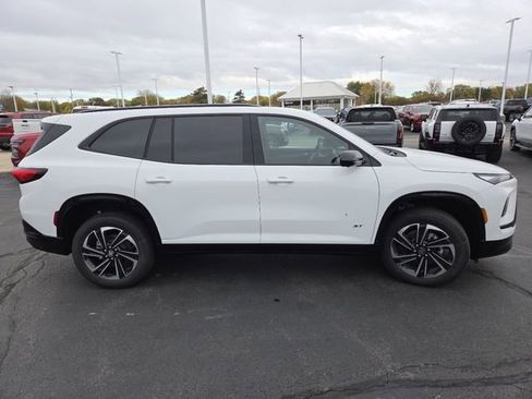 New 2026 Buick Enclave Sport Touring w/ LPO, Floor Liner Package image 18