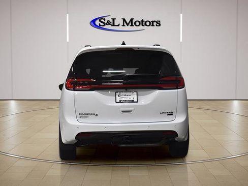 New 2026 Chrysler Pacifica Limited w/ S Appearance Package AWD/4WD image 6