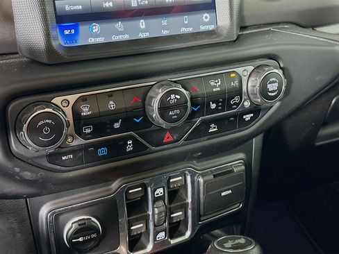 Used 2023 Jeep Wrangler Unlimited w/ Sun & Screen Package AWD/4WD image 23