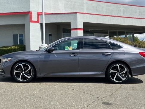 Used 2018 Honda Accord Sport image 9