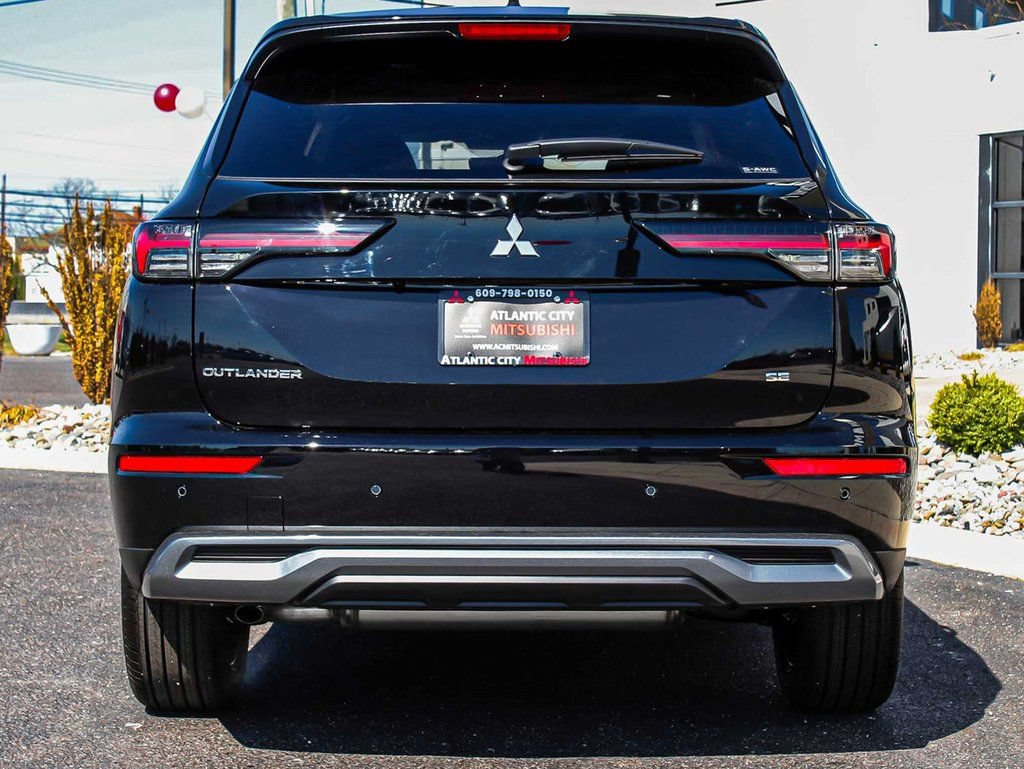 Used 2025 Mitsubishi Outlander SE AWD/4WD image 5