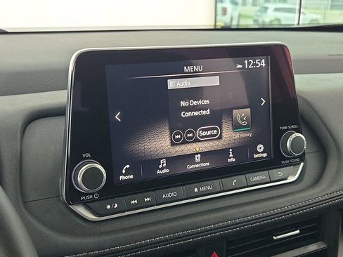 Used 2025 Nissan Rogue SV FWD image 19