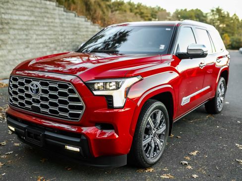 Used 2024 Toyota Sequoia Capstone image 11