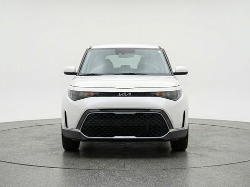 Used 2025 Kia Soul LX w/ LX Technology Package image 2