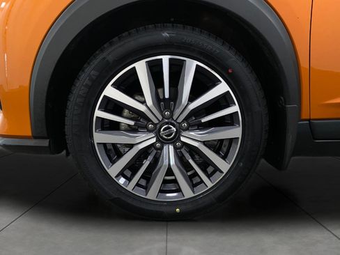 Used 2021 Nissan Kicks SV FWD image 12