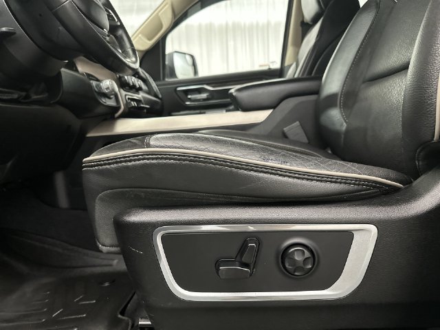 Used 2019 RAM 1500 Laramie AWD/4WD image 18