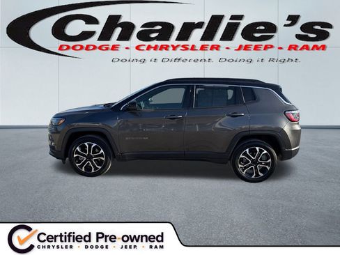 Used 2023 Jeep Compass Limited image 1