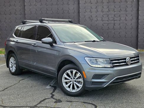 Used 2019 Volkswagen Tiguan SE w/ 3rd Row Seat Package AWD/4WD image 2