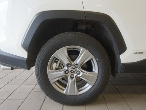 Used 2025 Toyota RAV4 XLE AWD/4WD image 28