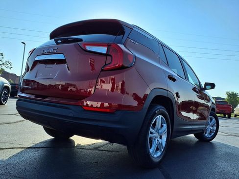 Used 2024 GMC Terrain SLE w/ Driver Convenience Package FWD image 33