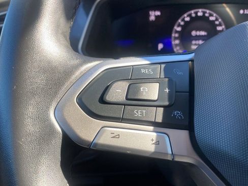 Used 2024 Volkswagen Tiguan SE image 17