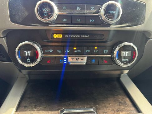 Used 2022 Ford F250 Lariat w/ Lariat Ultimate Package AWD/4WD image 20