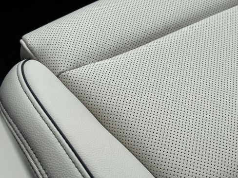 New 2026 Genesis GV70 2.5T Advanced AWD/4WD image 12