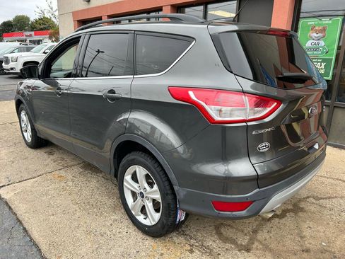 Used 2015 Ford Escape SE w/ Equipment Group 201A AWD/4WD image 4