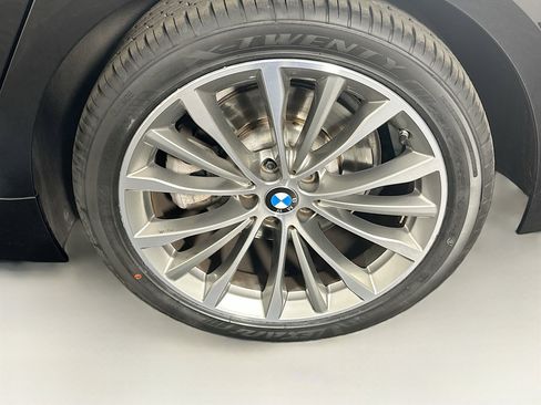 Used 2023 BMW 530i w/ Premium Package image 11