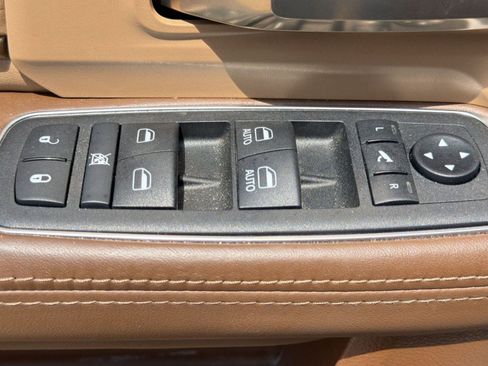 Used 2024 RAM 2500 Limited w/ Towing Technology Group image 12