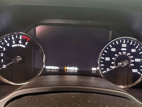 Used 2019 Ford Expedition Platinum image 11