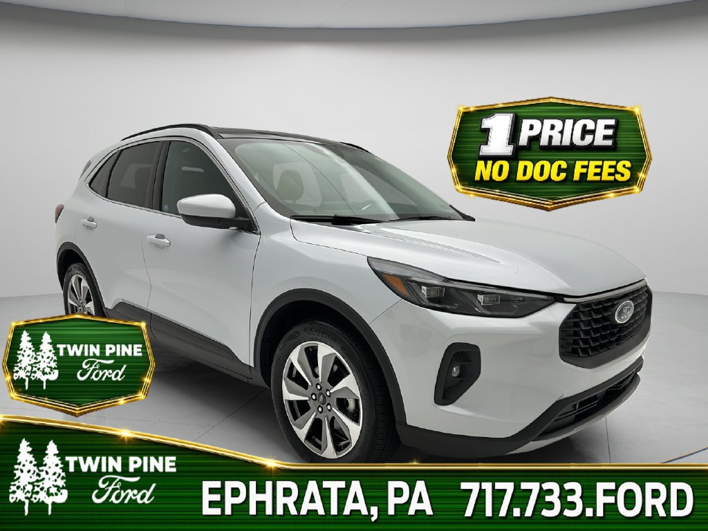 Used 2025 Ford Escape Platinum AWD/4WD image 1
