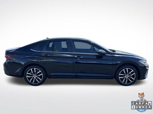Used 2025 Volkswagen Jetta SE FWD image 10